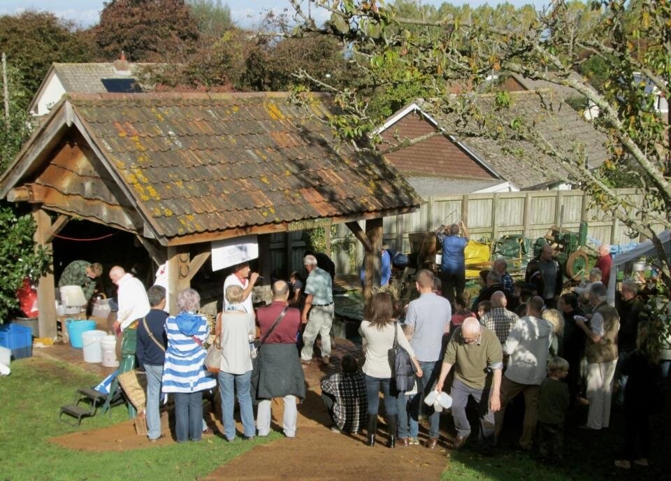 Observing the pressing 2018